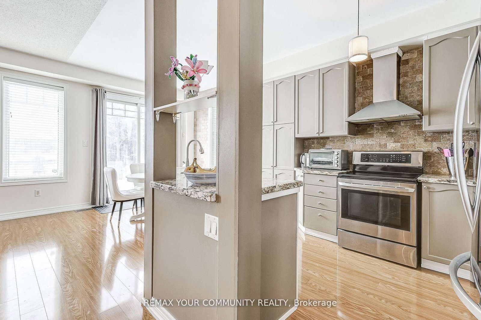 16 Windrow Street • Richmond Hill, ON photo 11