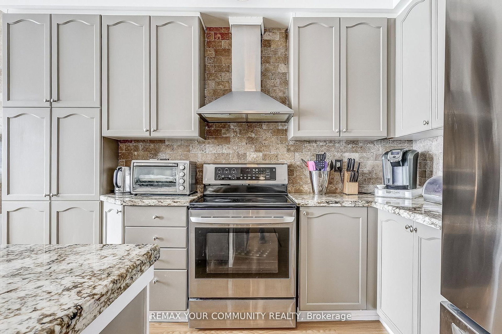 16 Windrow Street • Richmond Hill, ON photo 15