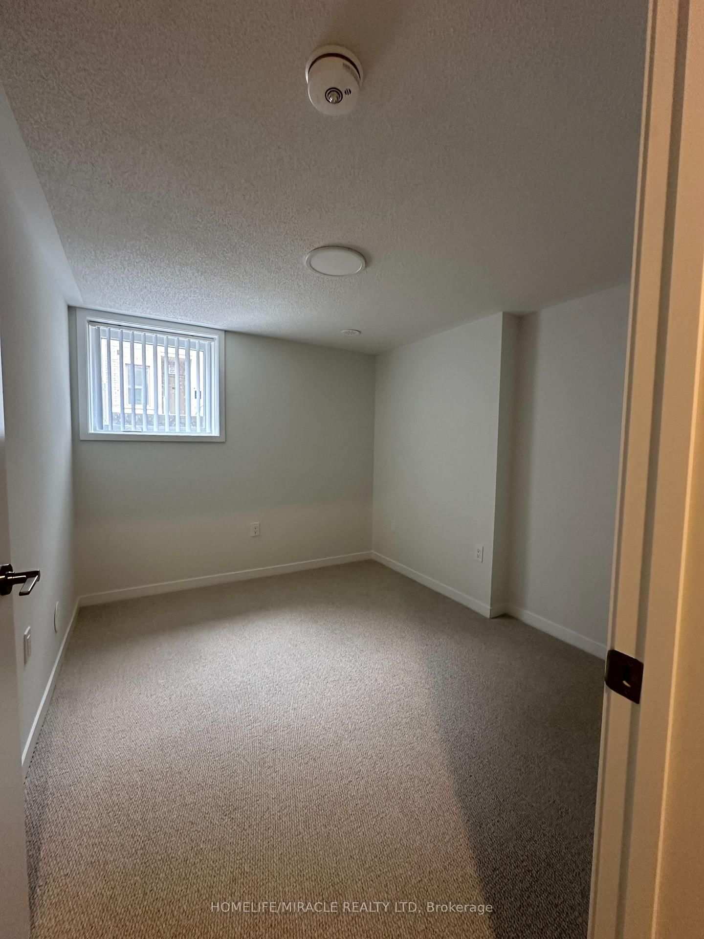 240 - 121 Honeycrisp Crescent, Vaughan 4
