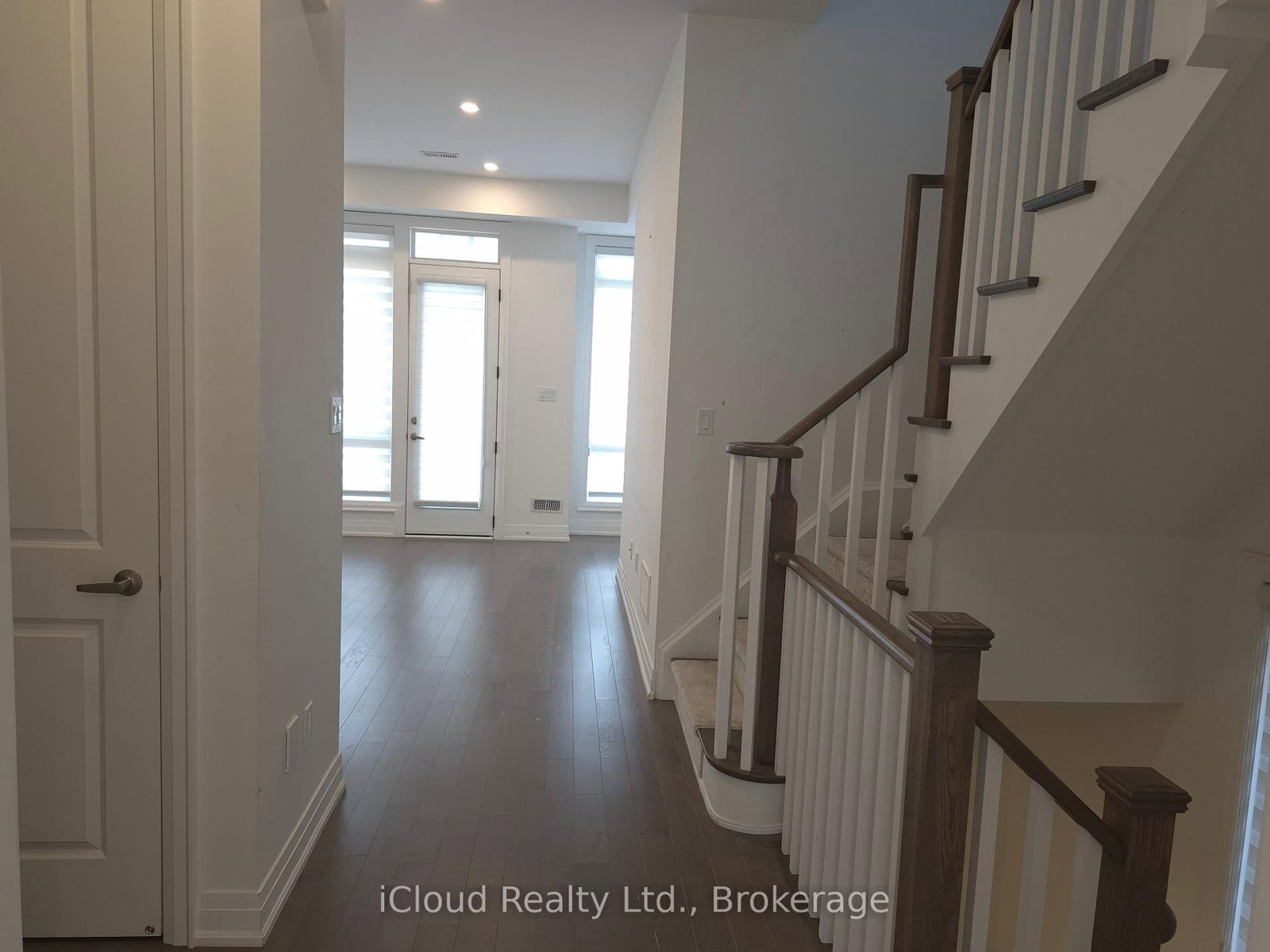 31 Globemaster Lane • Richmond Hill, ON photo 6