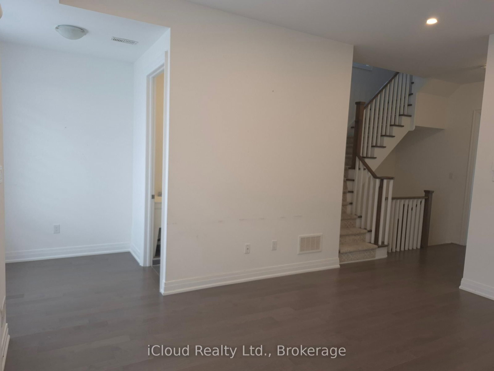 31 Globemaster Lane • Richmond Hill, ON photo 8