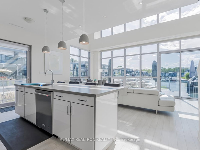 3700 Mangusta Court