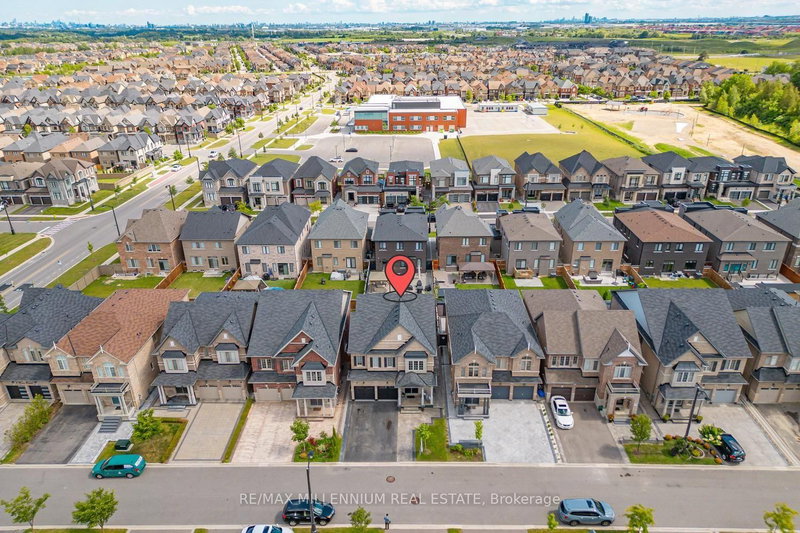 18 Boone Crescent