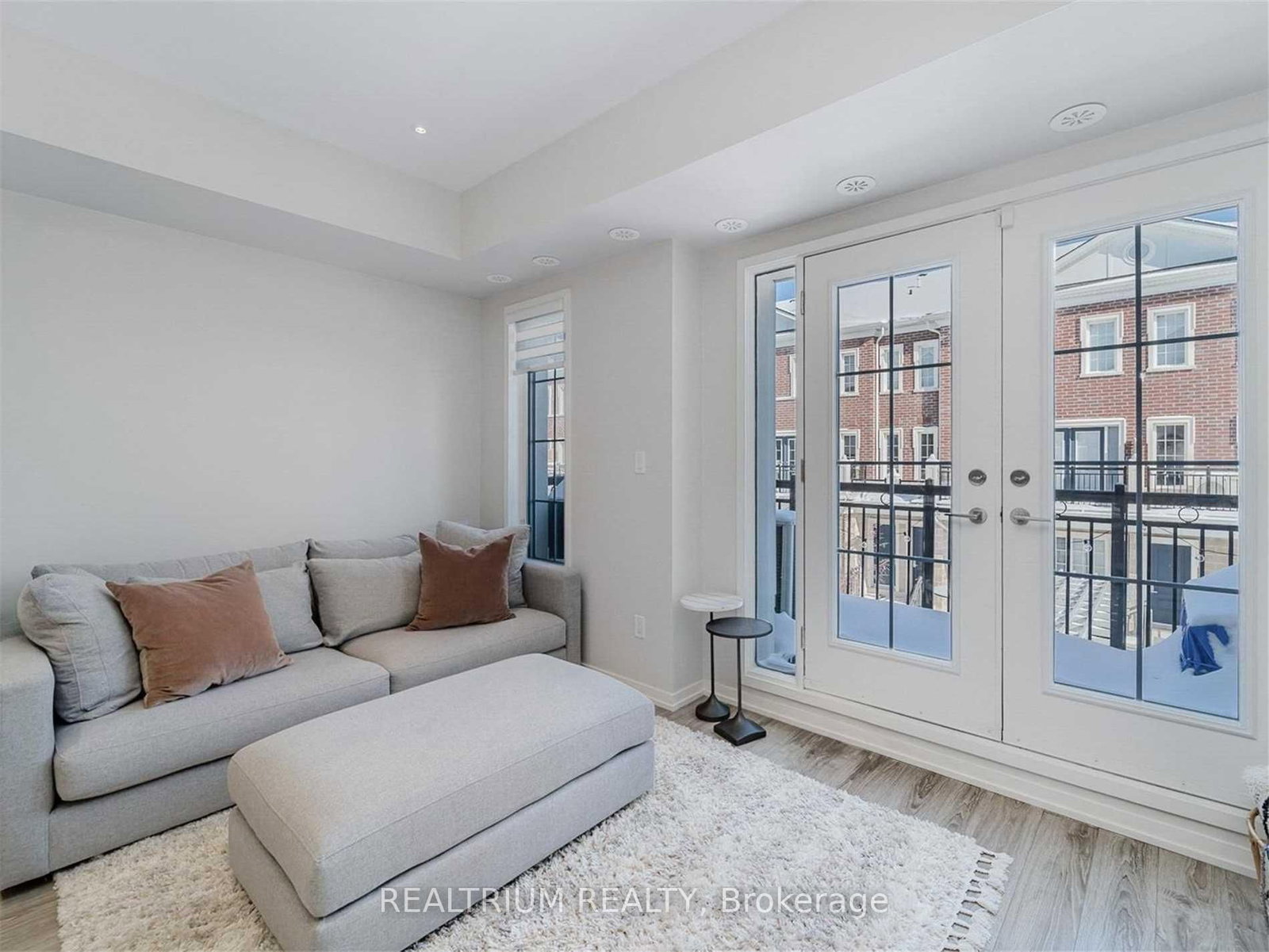 B09 - 26 Bruce Street, Vaughan 4