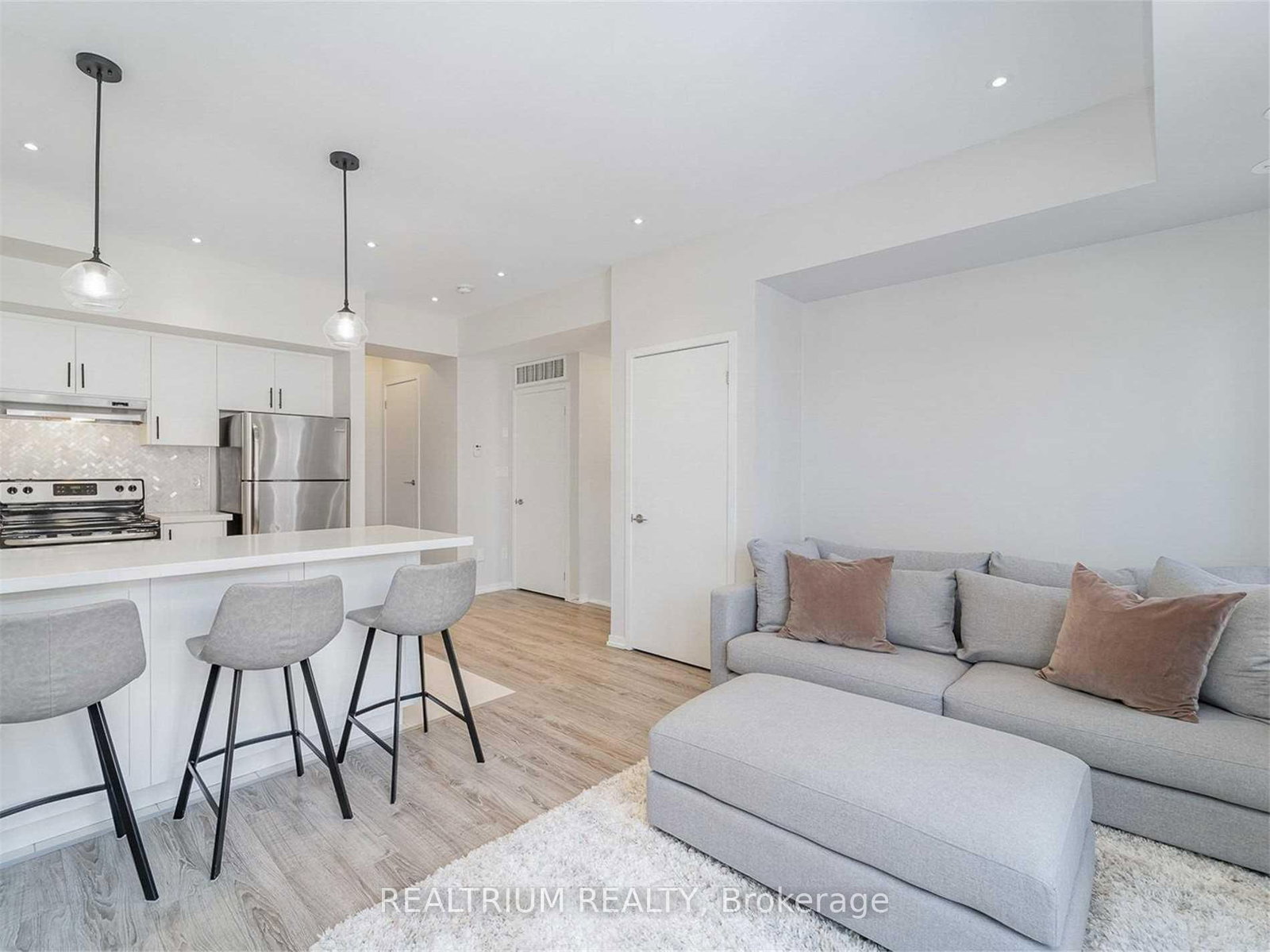B09 - 26 Bruce Street, Vaughan 5