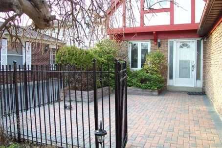 28 Holsworthy Cres, Markham, L3T4C6 | Image 2