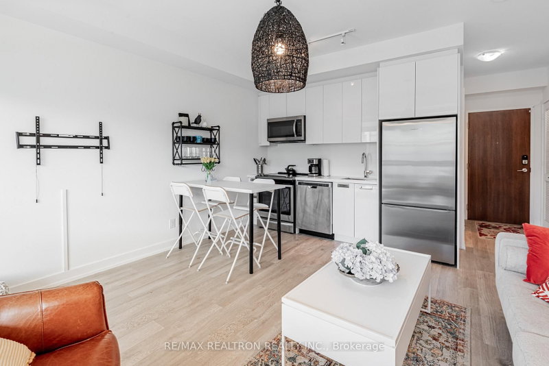 D315 - 333 Sea Ray Avenue