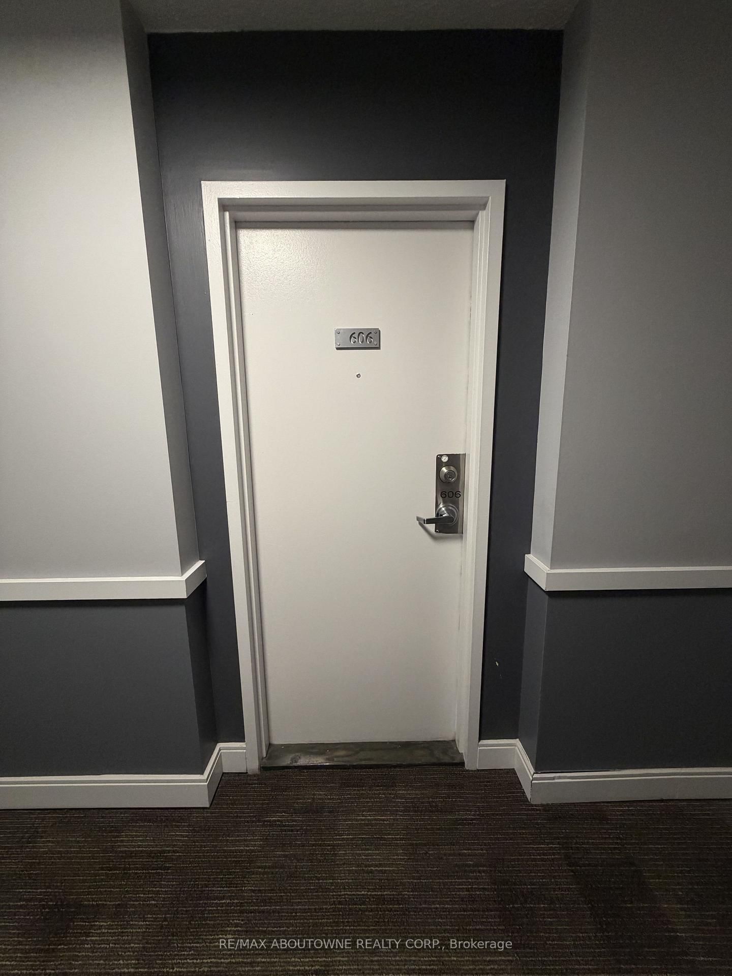 606 - 147 Wellington Street W, Aurora 2