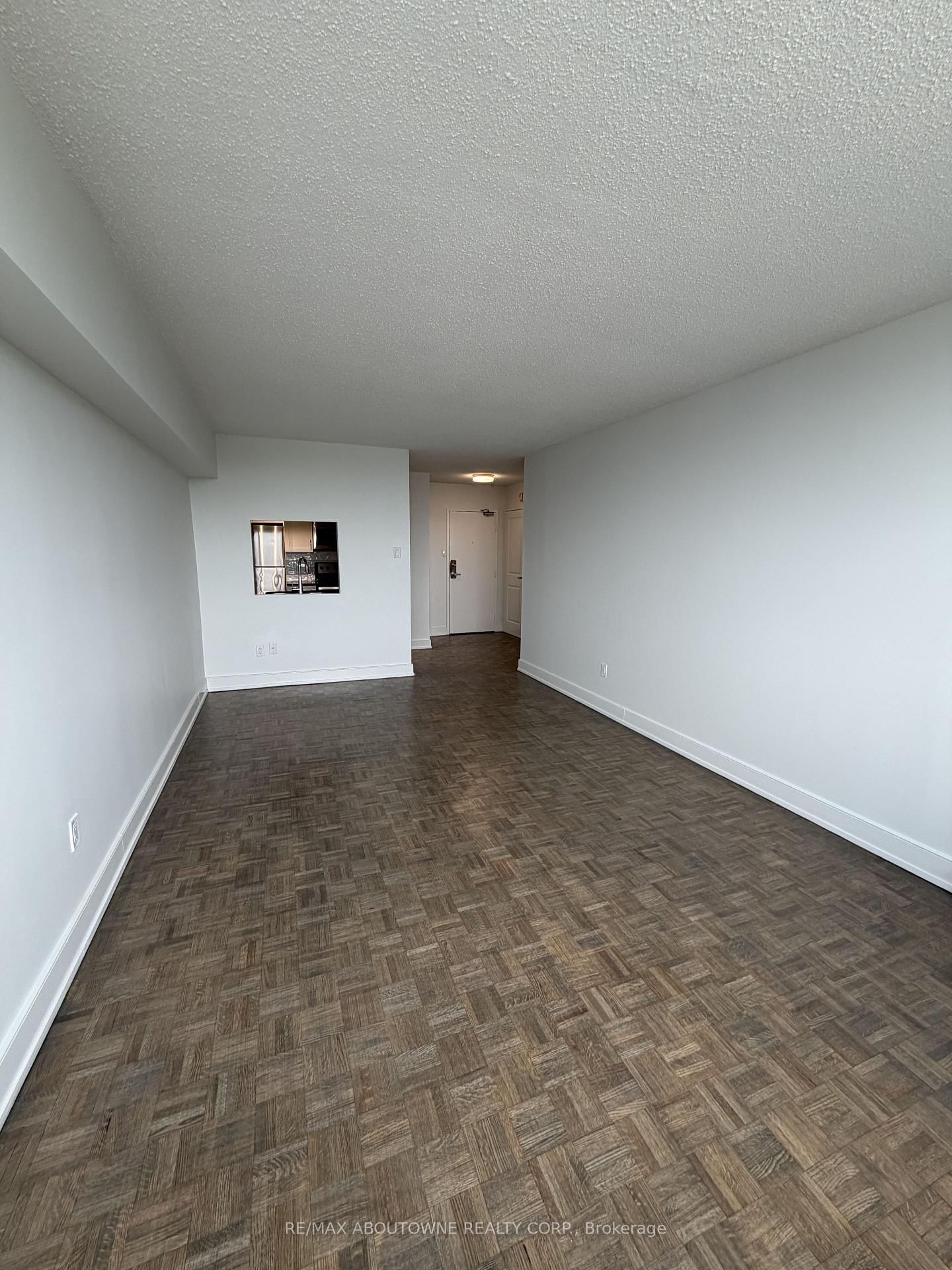 606 - 147 Wellington Street W, Aurora 3