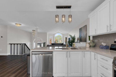 619 Glen Cedar Crescent • Innisfil, ON photo 8