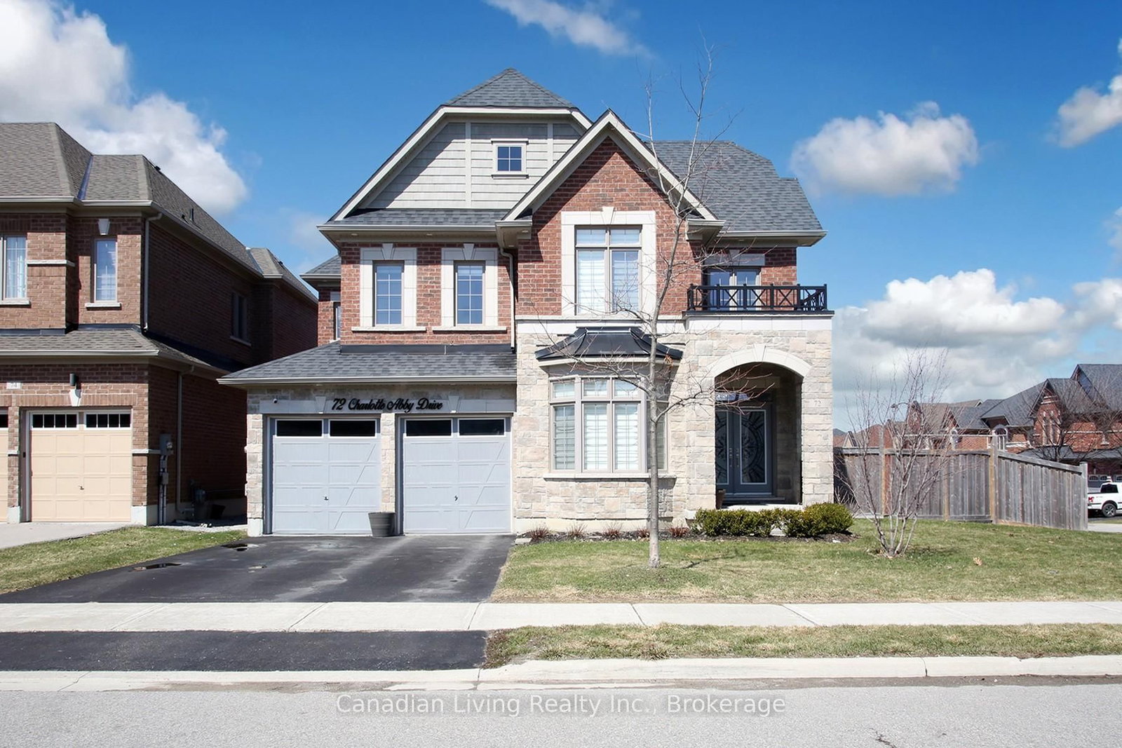 72 Charlotte Abby Drive • East Gwillimbury, ON photo 1