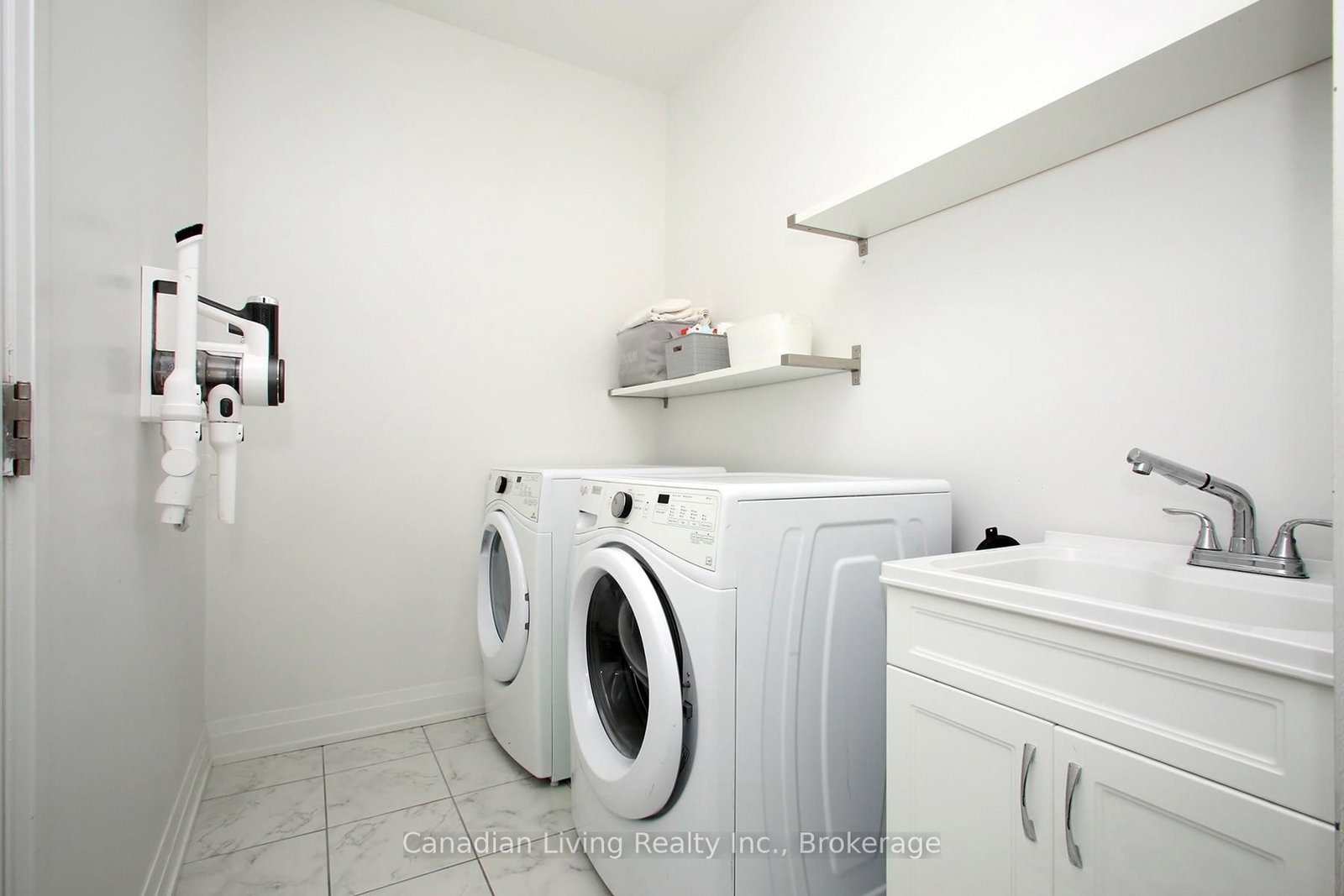 72 Charlotte Abby Drive • East Gwillimbury, ON photo 25