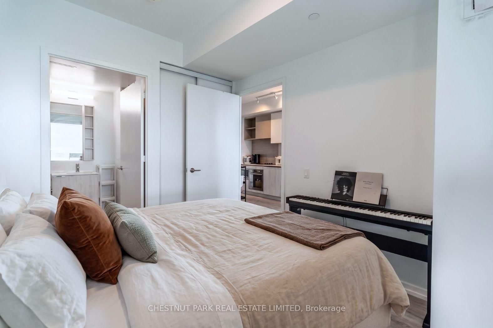 1000 Portage Parkway • #2206 • Vaughan, ON photo 9