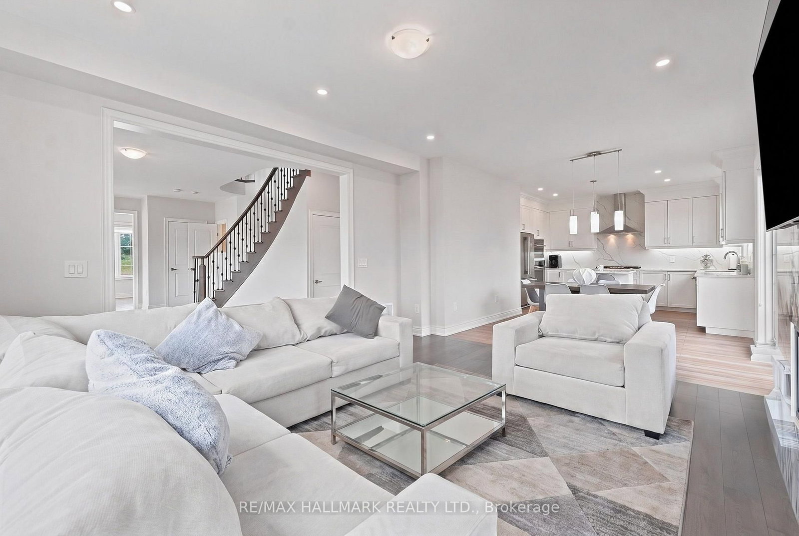 1021 Langford Boulevard • Bradford West Gwillimbury, ON photo 13