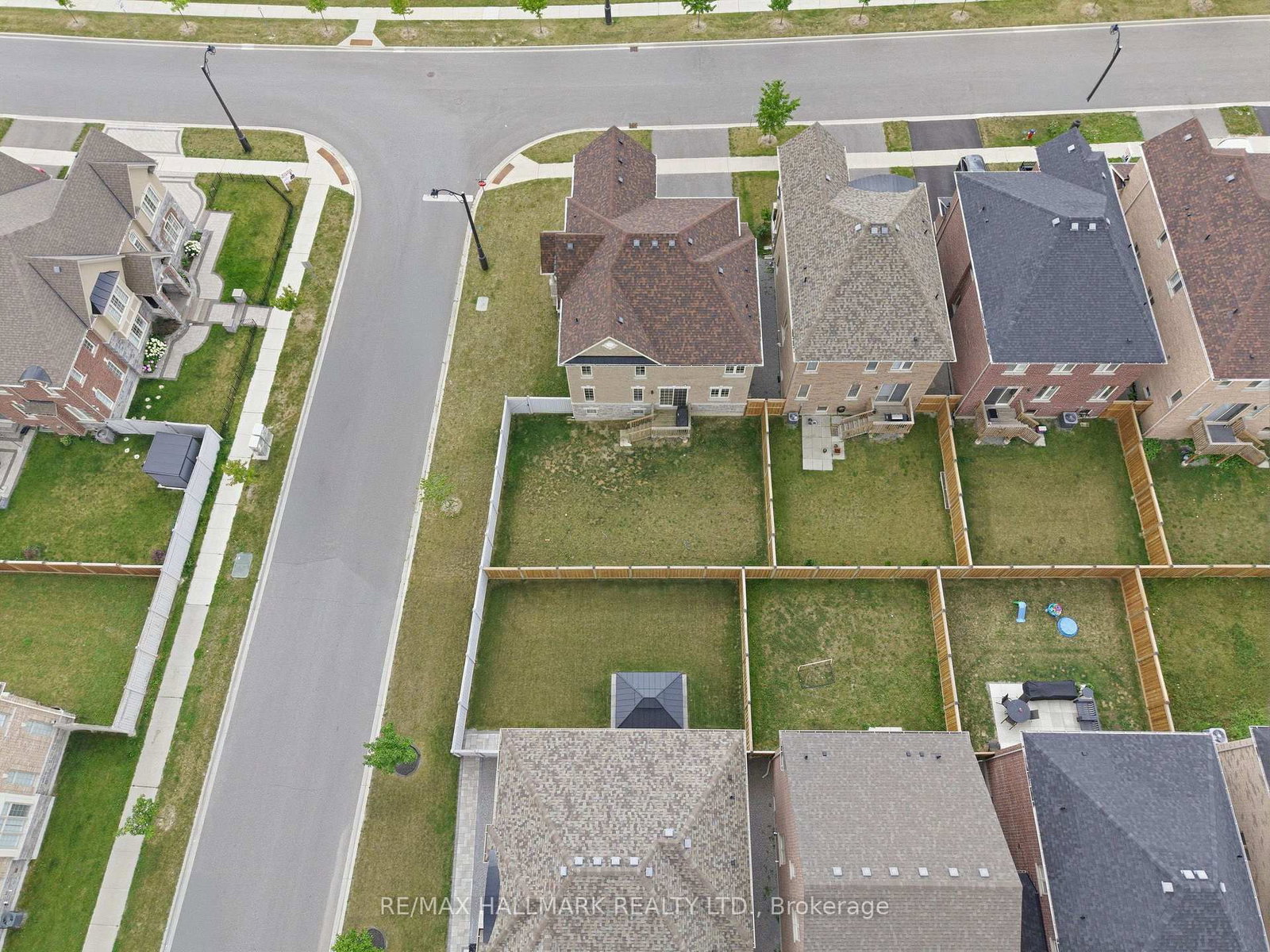 1021 Langford Boulevard • Bradford West Gwillimbury, ON photo 48