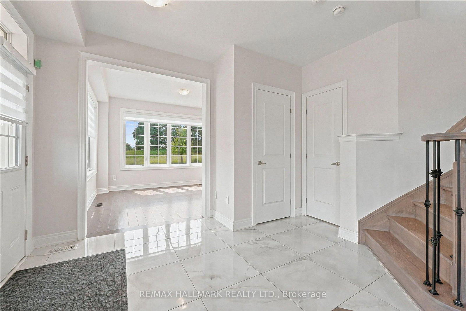 1021 Langford Boulevard • Bradford West Gwillimbury, ON photo 9