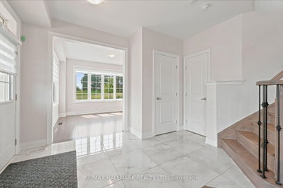 1021 Langford Boulevard • Bradford West Gwillimbury, ON photo 9