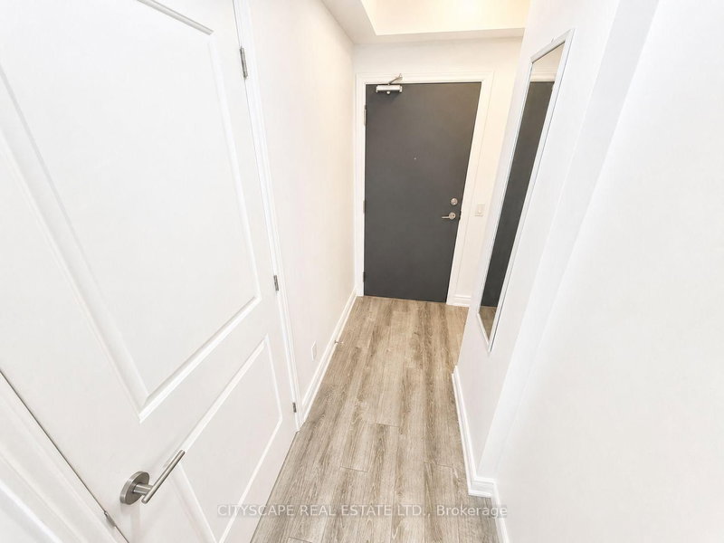 1003 - 9618 Yonge Street