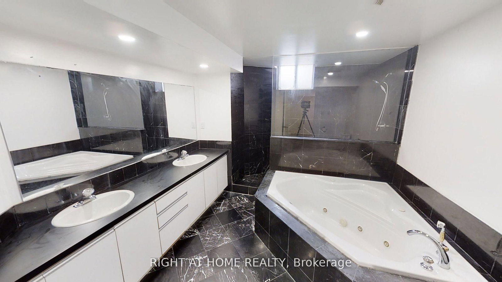 (Lower) 31 NORTHGATE Crescent E, Richmond Hill 4