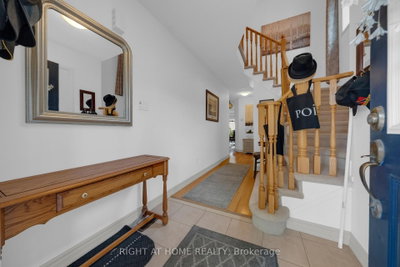 119 Vera Lynn Crescent • Whitchurch-Stouffville, ON photo 4