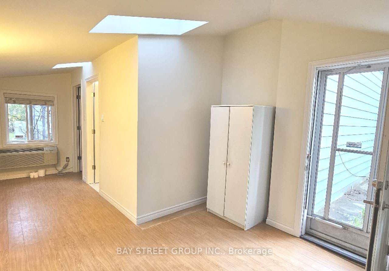 N-Side - 36 Grandview Avenue, Markham 5
