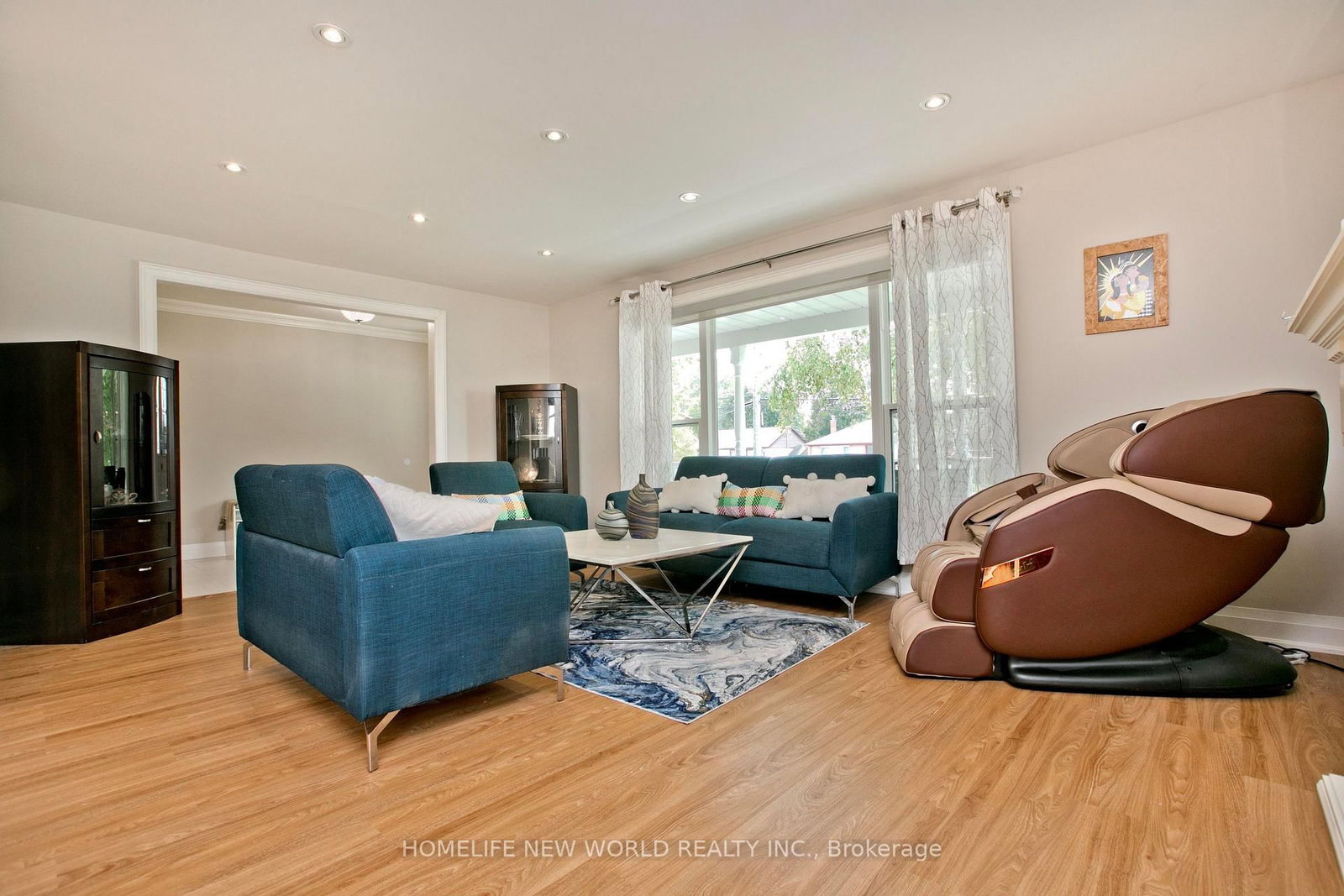 Listing Image 7