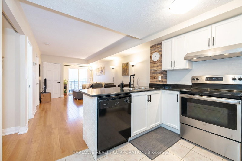 401 - 35 Hunt Avenue