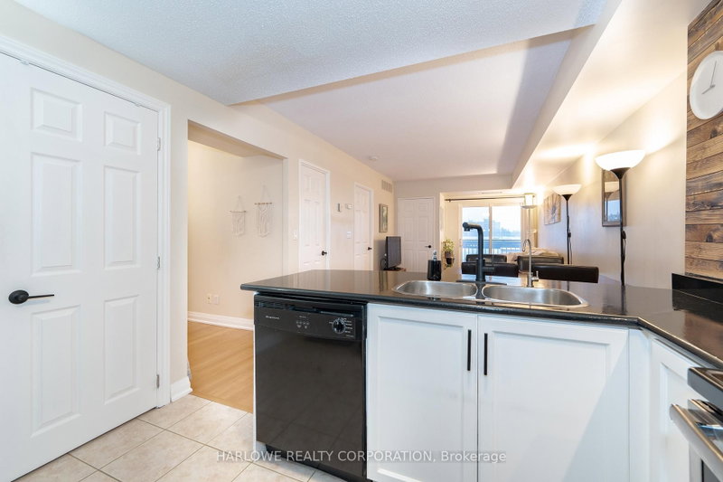 401 - 35 Hunt Avenue