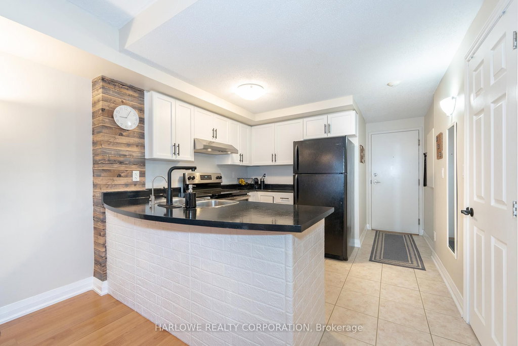 401 - 35 Hunt Avenue 4