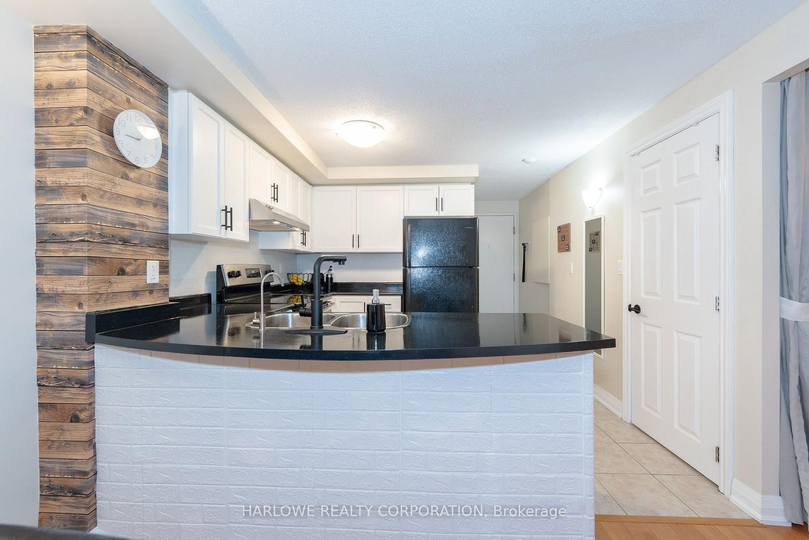 401 - 35 Hunt Avenue, Richmond Hill 5
