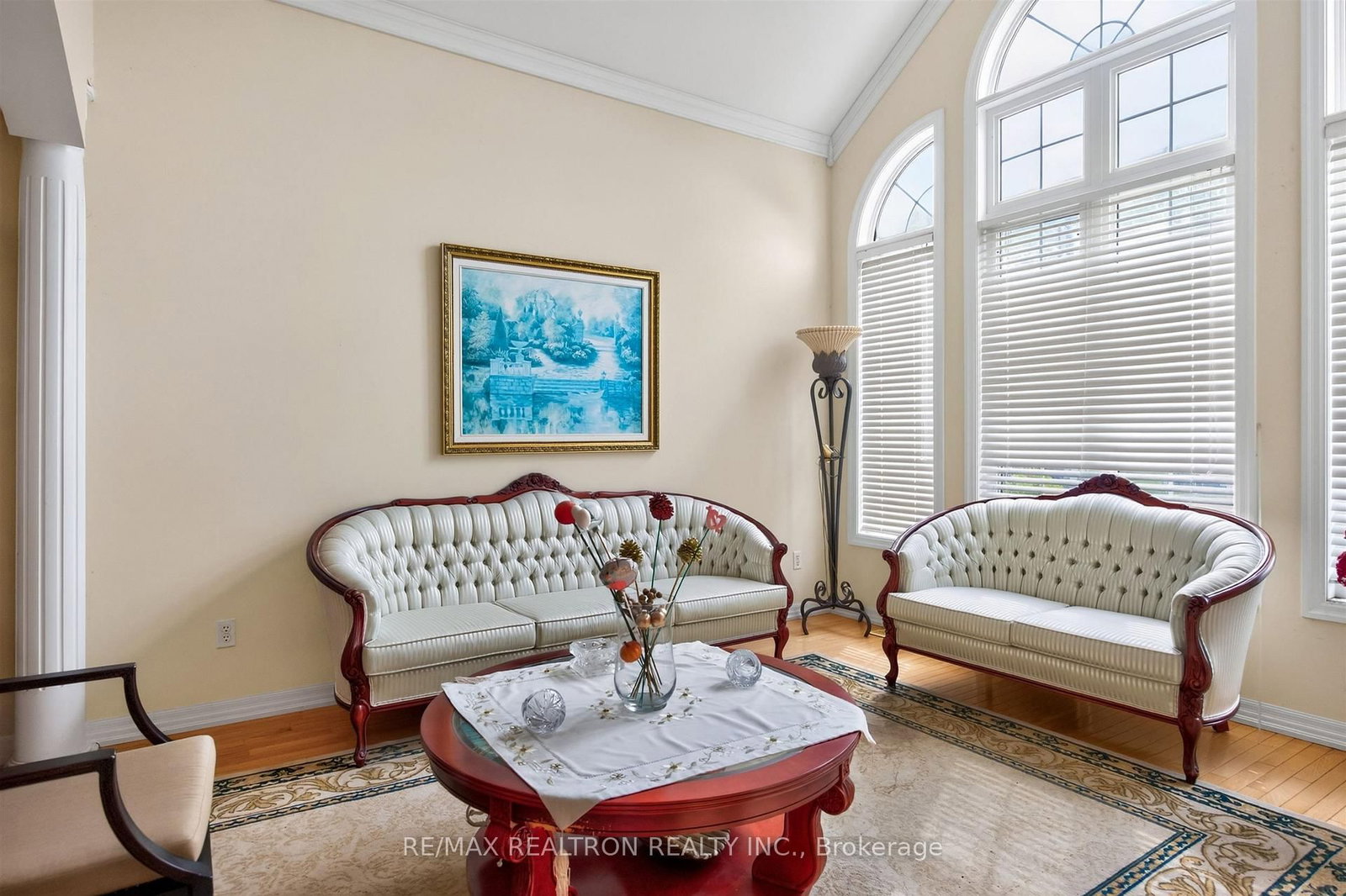 22 Queensborough Court • Richmond Hill, ON photo 12