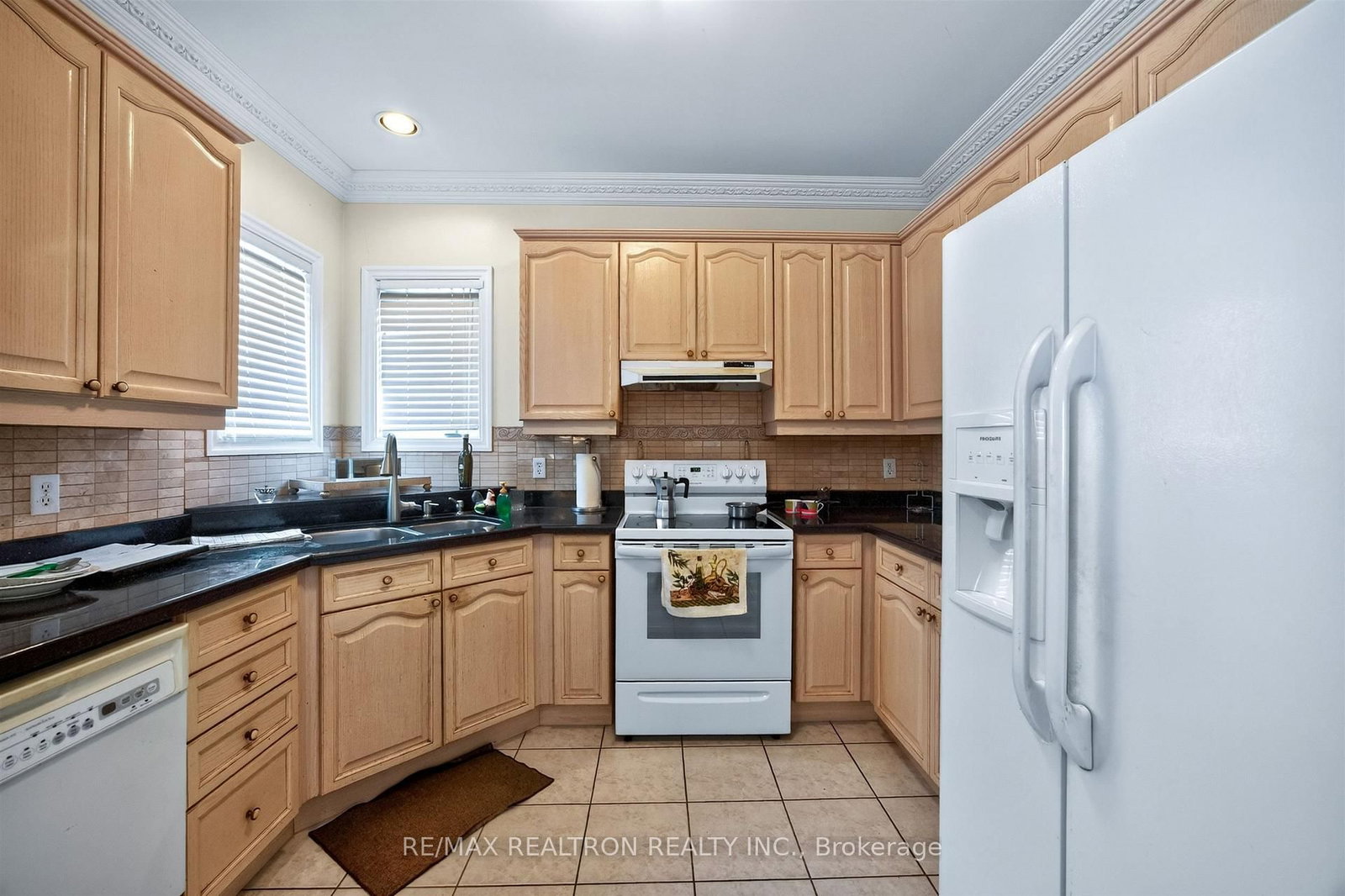 22 Queensborough Court • Richmond Hill, ON photo 19