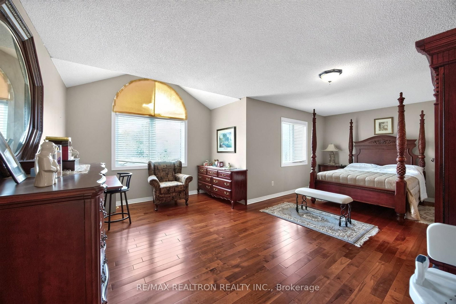 22 Queensborough Court • Richmond Hill, ON photo 29