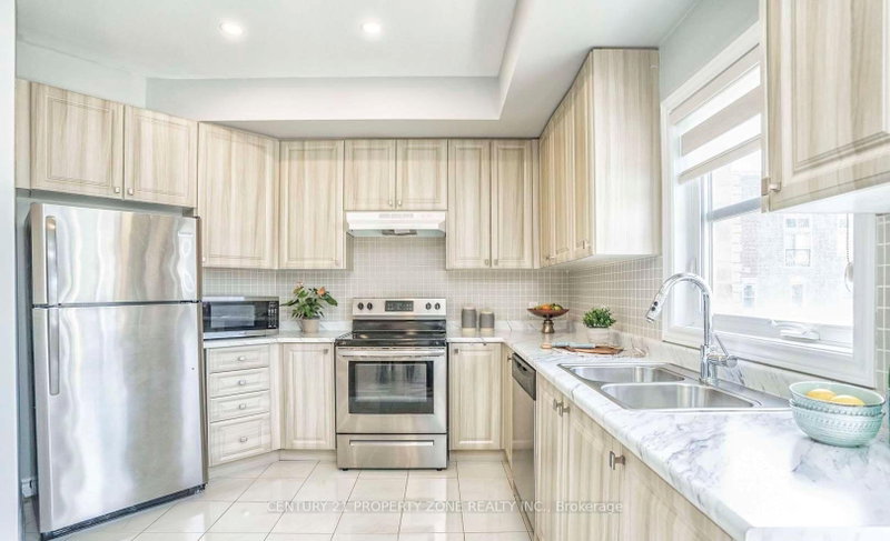 225 - 3865 Major Mackenzie Drive