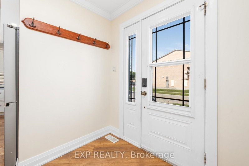 41 Hodgins Avenue