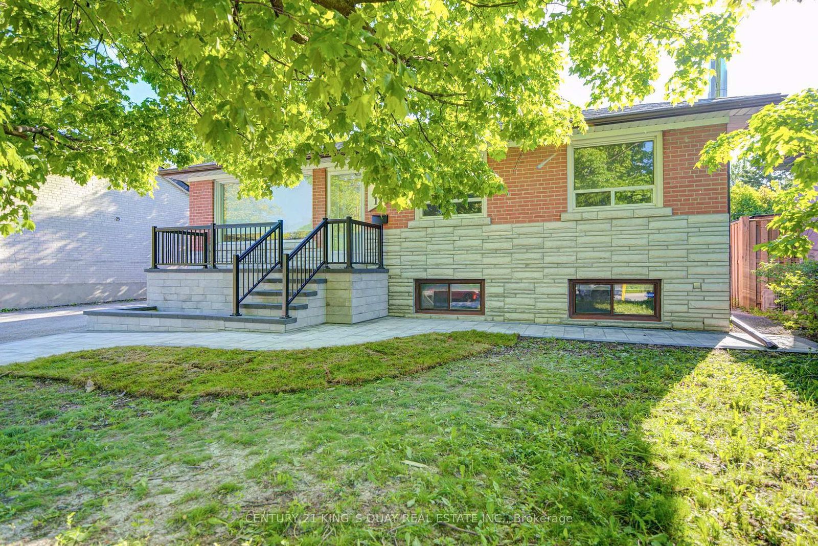 176 Felix Road • Richmond Hill, ON photo 2