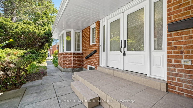103 THORNBURY Circle