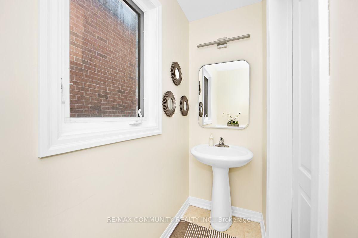 58 Clamerten Road • Whitchurch-Stouffville, ON photo 16