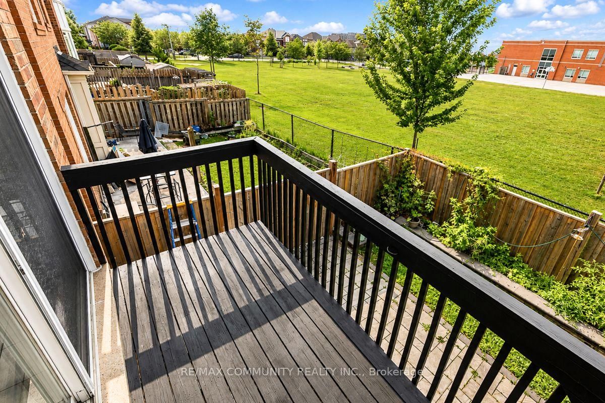 58 Clamerten Road • Whitchurch-Stouffville, ON photo 9