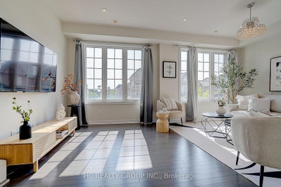 22 Toulouse Court • Markham, ON photo 9