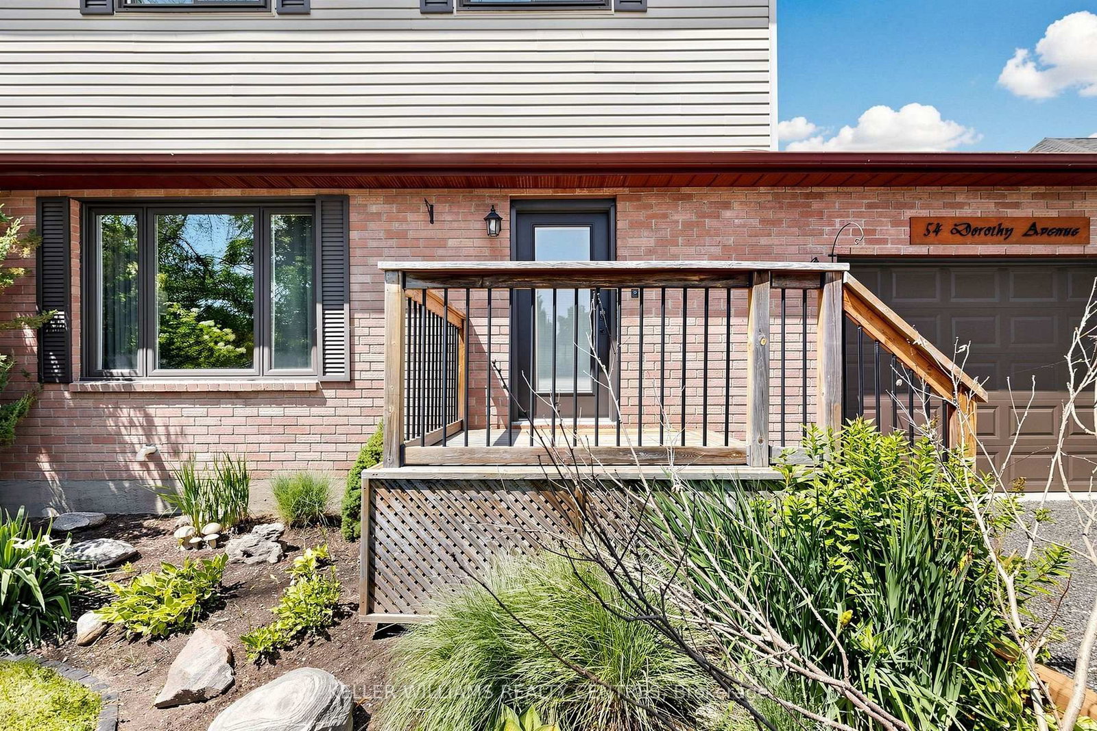 54 Dorothy Avenue • Georgina, ON photo 2