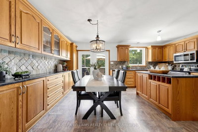 54 Dorothy Avenue • Georgina, ON photo 8