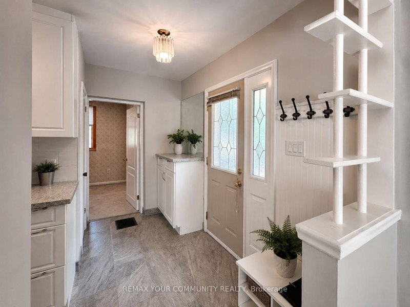 536 Lynett Crescent