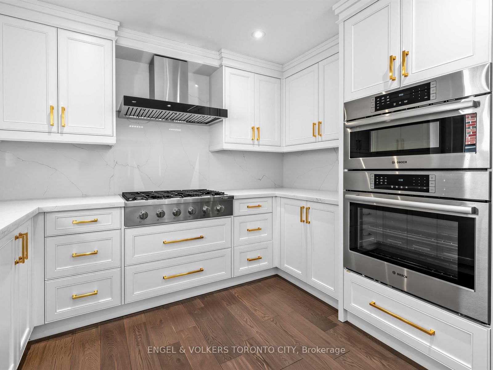 98 Golf Links Drive • Aurora, ON photo 14