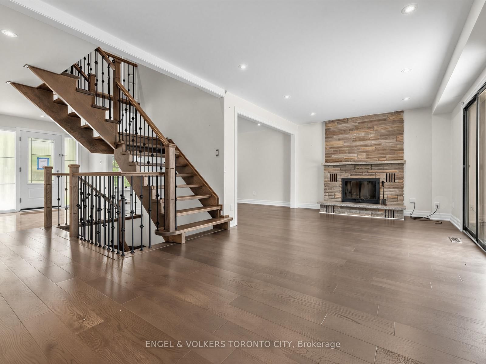 98 Golf Links Drive • Aurora, ON photo 20