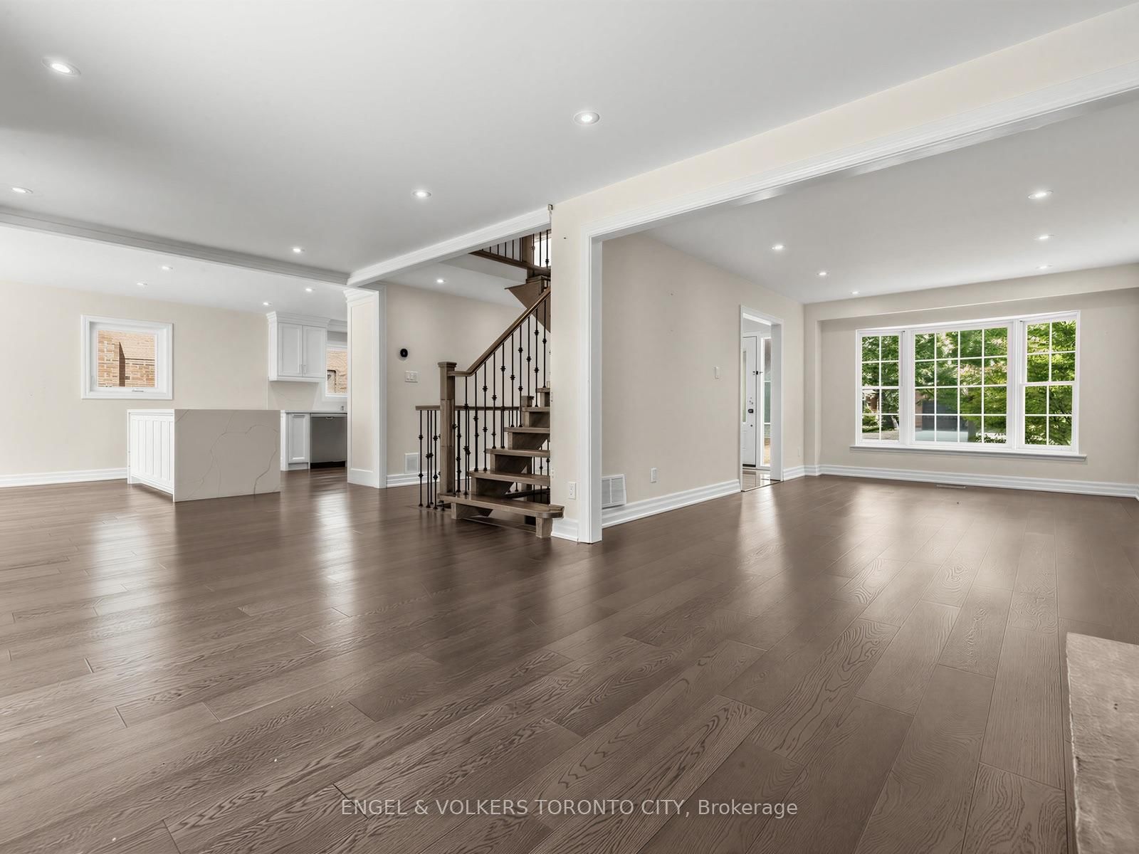 98 Golf Links Drive • Aurora, ON photo 21