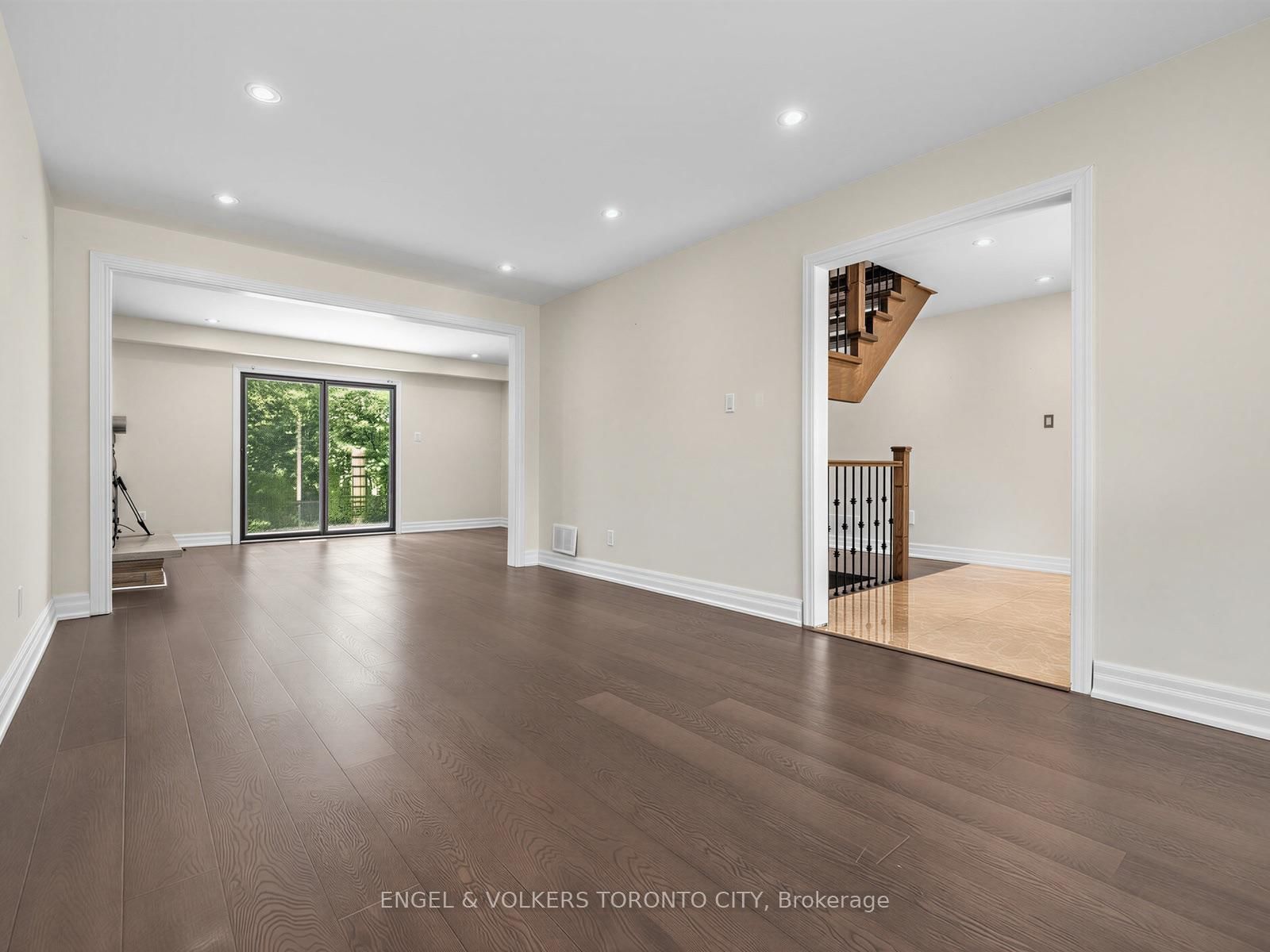 98 Golf Links Drive • Aurora, ON photo 23