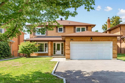 98 Golf Links Drive • Aurora, ON photo 3