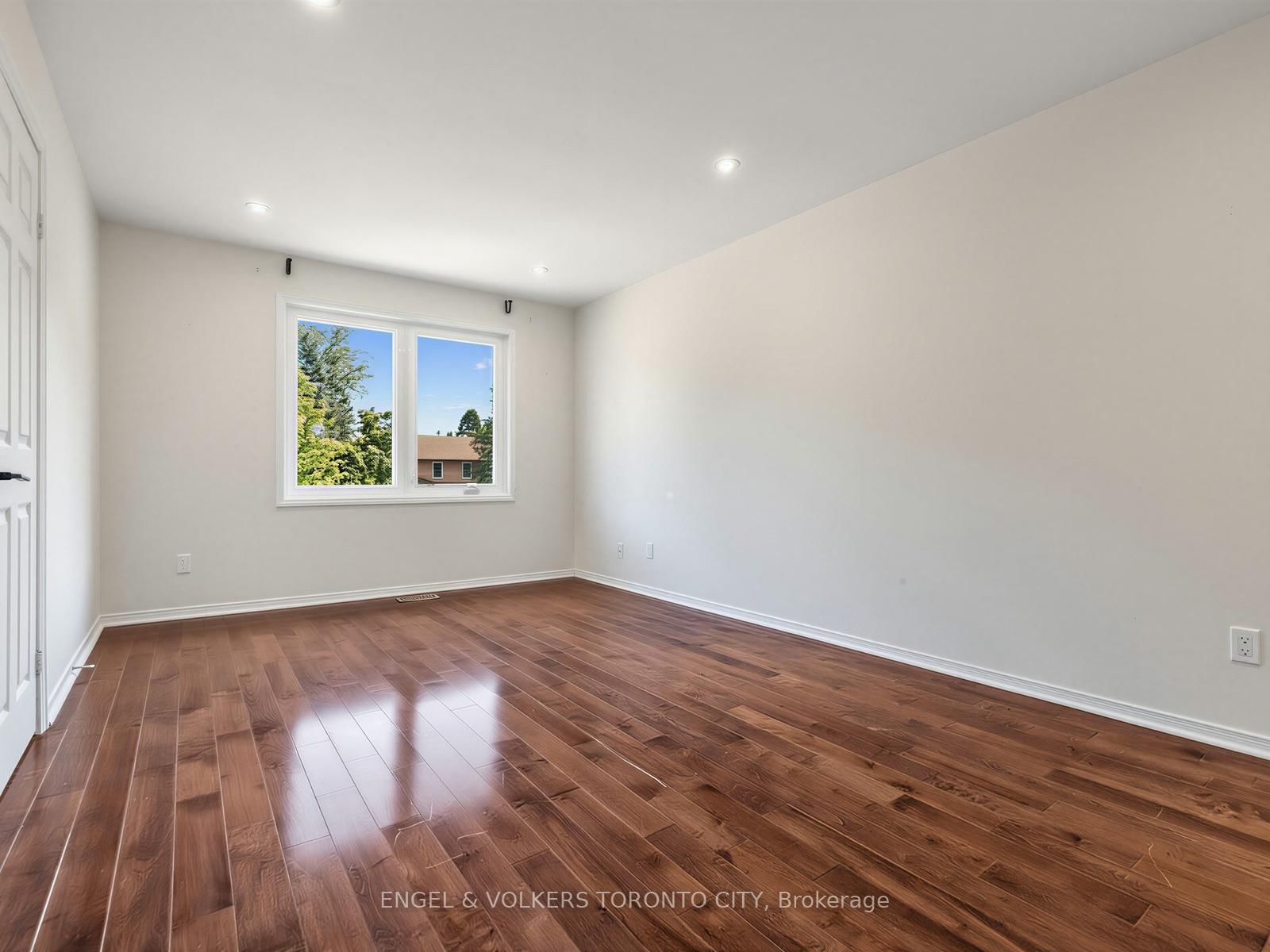 98 Golf Links Drive • Aurora, ON photo 30