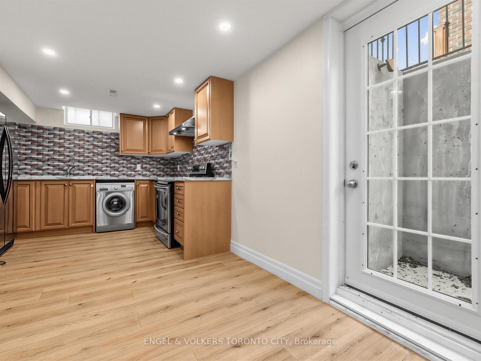 98 Golf Links Drive • Aurora, ON photo 36